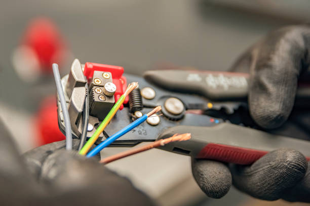 Best 24-Hour Electrician  in Seaside, OR